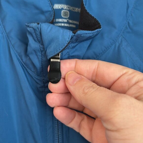 Brooks Women’s windbreaker lightweight running jacket performance wear small EUC - Picture 5 of 11